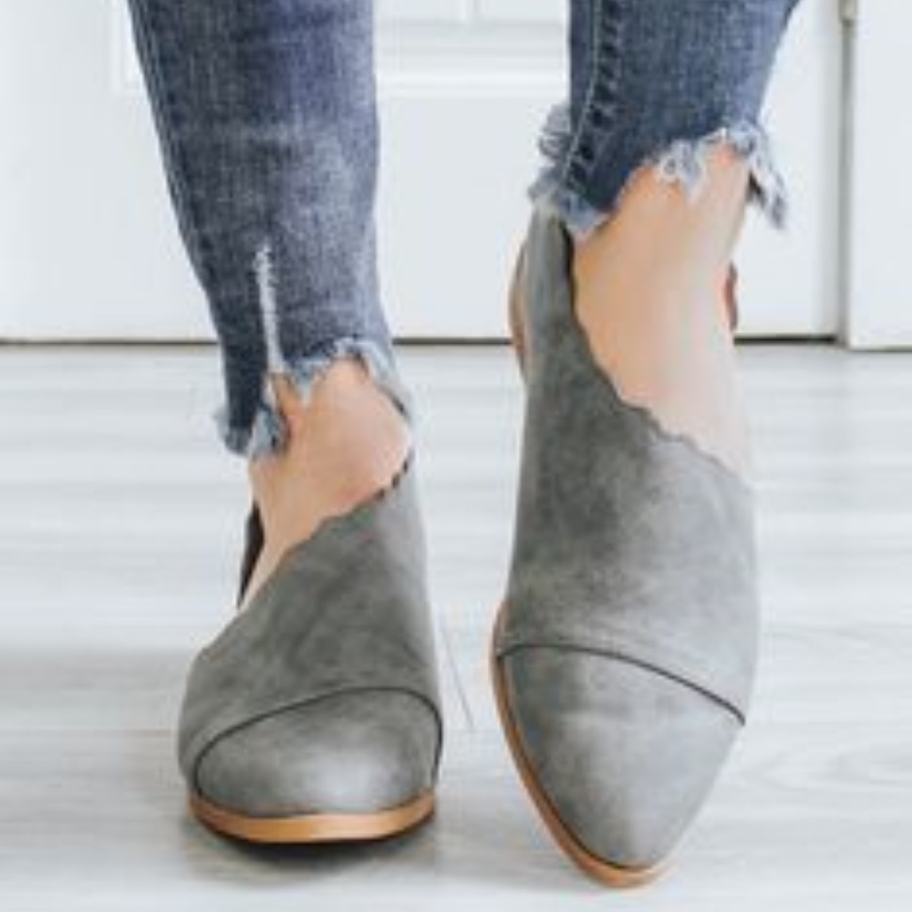 LADIES GREY SCALLOPED FLAT SHOES